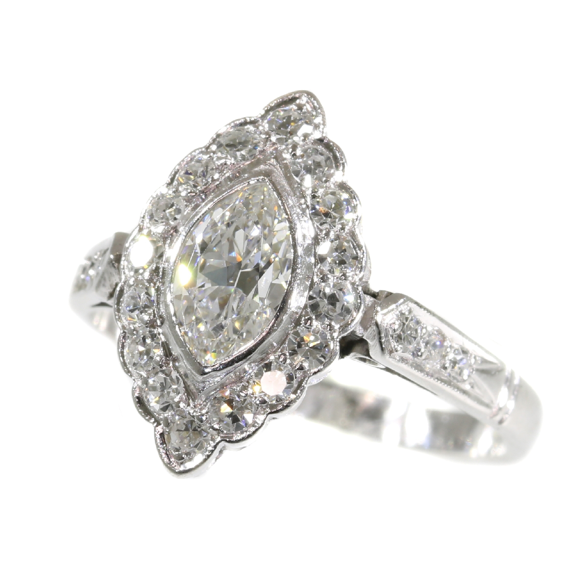 Vintage Fifties platinum engagement ring with diamonds